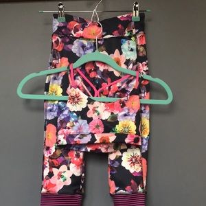 Girl Multi Color Floral Capri Leggings and Bra Set